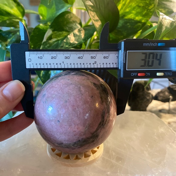 Rhodonite Sphere - Picture 5 of 6